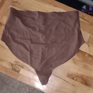 Skims 4XL Cocoa Thong